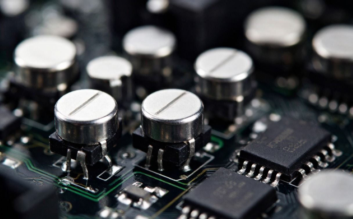 Clock chip and timing circuit on a PCB